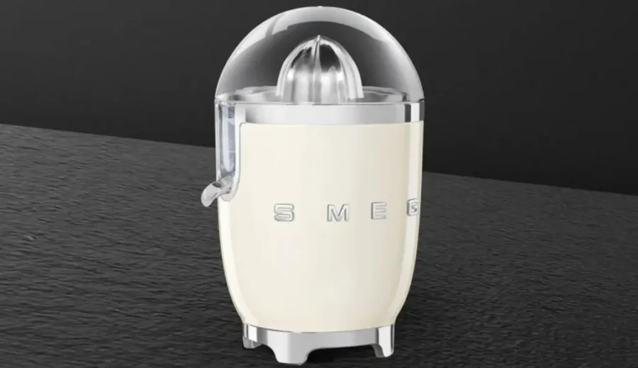 comprar exprimidor de zumo smeg cjf11creu en león